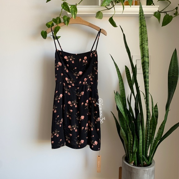 ❌[SOLD]❌Reformation Babe Dress || Romy - Picture 15 of 16